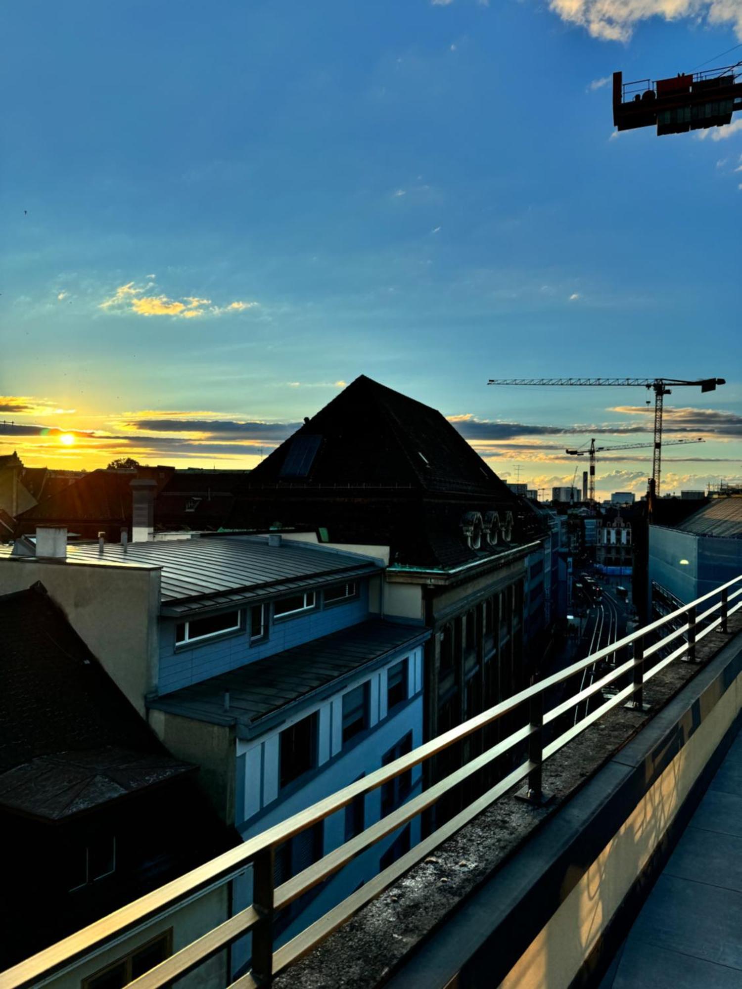 Exclusive Rooftop Duplex Penthouse - 200sqm - 280 Panoramic Views - Downtown